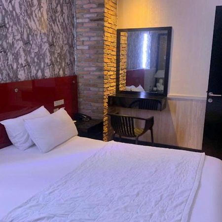 Gia Huyen Hotel Хошимин Экстерьер фото